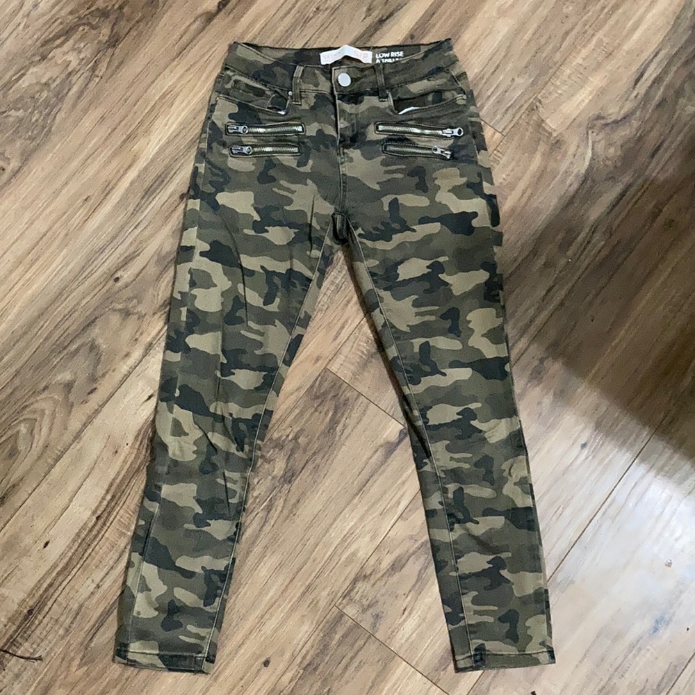 Skinny camo jeans